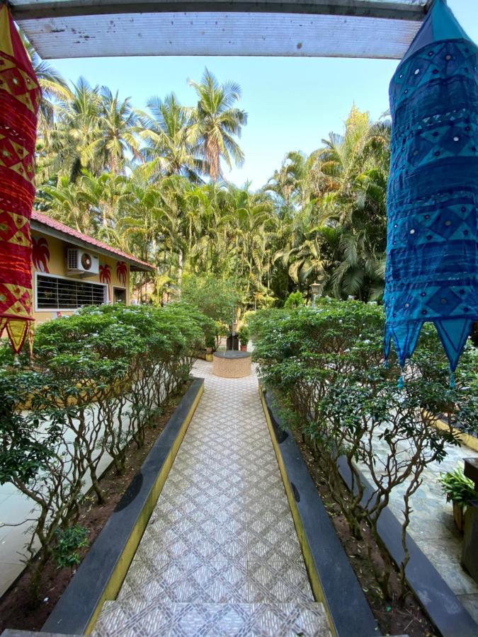 Hotel Chivala Beach Mālvan Exterior foto